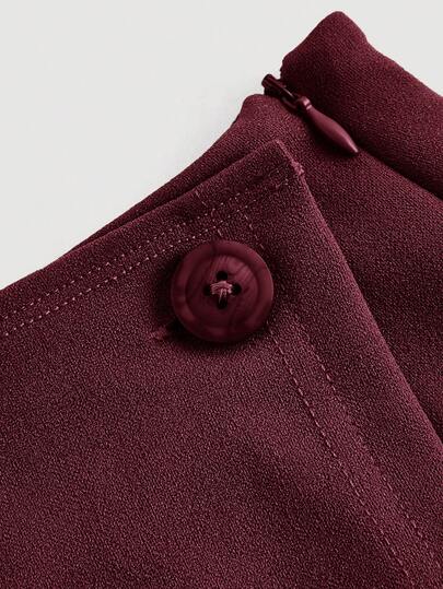 SHEIN MOD تنورة قصيرة للنساء بتصميم بسيط وعملي من قماش أحادي اللون
