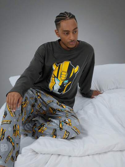 Transformers X SHEIN طقم ملابس منزلية للرجال طويلة الأكمام مطبوعة بطباعة الروبوت وبنطلون، ملابس شتوية