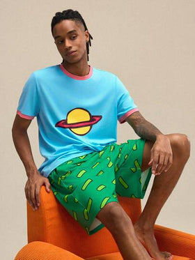 Nick 90s | SHEIN بيجامة رجالية مكونة من قميص كم قصير وشورت بطبعات كرتونية جذابة وتريم متباين