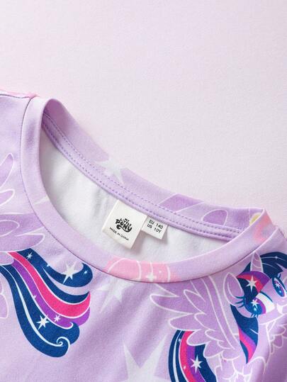 My Little Pony X SHEIN طقم بيجاما للفتيات المراهقات مكون من ملابس علوية رقبة دائرية مطبوعة بطبعة حلوة حالمة وبنطلون، لون بنفسجي فاتح، للخريف/الشتاء