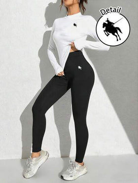SHEIN Essnce مجموعة طبقة أساسية بطبعة عملة وشعار حصان أبيض كاجوال بسيطة وعتيقة، كم طويل، مناسبة للخريف/الشتاء، قطعتان