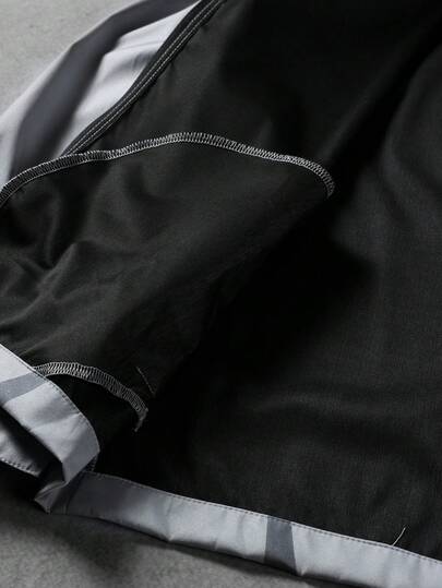 Manfinity Homme معطف رجالي كاجوال بياقة سوستة ذو لونين، بأكمام طويلة وقلنسوة، معطف رياضي بسوستة وطباعة جرافيك، معطف رياح بسوستة