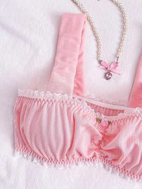 PetitDoll مجموعة ملابس داخلية من قطعتين مزينة بالدانتيل الوردي والورود