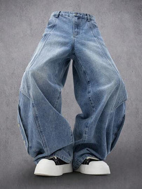 Manfinity Denimwave بنطلون جينز كاجوال فضفاض مهترئ مع تصميم رقعة جرافيكي للرجال