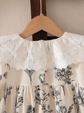 SHEIN Genkimix Kids فستان بأكمام طويلة بتصميم فضفاض مع طبعة زهور صغيرة للفتيات، أساور مطاطية، زهرة على الياقة، تصميم فتحة أمامية، طازج وأنيق للمدرسة والتنقل، متعدد الاستخدامات، للخريف