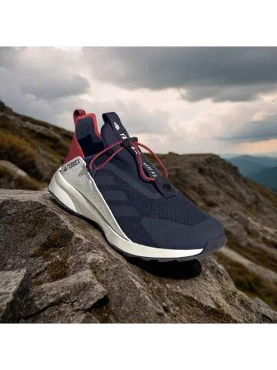 Adidas حذاء رياضي رجالي VOYAGER سهل الارتداء ومريح للأنشطة الخارجية
