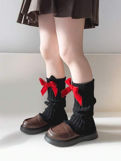 زوج من دفايات الساق المحبوكة بشكل فراشة حمراء للأطفال، دافئة للبنات في فصلي الخريف والشتاء