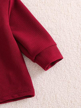 SHEIN مجموعة من قطعتين للأولاد الرضع، تتكون من بلوزة بياقة عالية بأكمام طويلة مبطنة حرارياً وبنطال سروال مخطط من الكوردروي، تصميم دب لطيف، ملابس أساسية مريحة وكاجوال، مناسبة للارتداء اليومي، الرياضة، التصوير، المناسبات، الشتاء، عيد الميلاد، رأس السنة