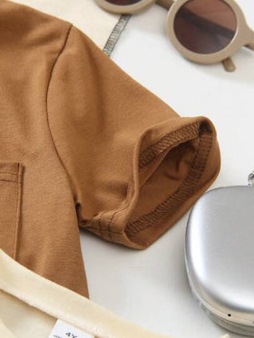 SHEIN 3 قطع تيشيرتات كاجوال بأكمام طويلة وياقة طاقم للأولاد، بني للنضج، بني وبيج مخطط للحيوية، أبيض سادة للتنوع، مناسبة للمدرسة وأنشطة العائلة في عطلة نهاية الأسبوع والرحلات القصيرة والحديقة