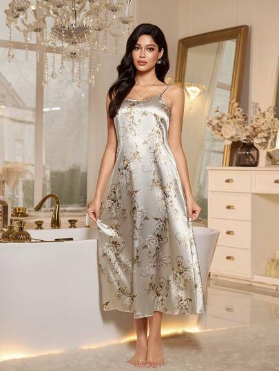 LuxeNights فستان نوم أنيق بطبعات زهرية على لون شمبانيا أبيض