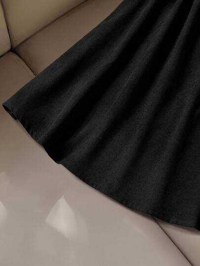 SHEIN مجموعة ملابس علوية وتنورة كاجوال للمراهقات، ملابس علوية بأكمام طويلة وياقة مكسرة مزين بأزرار، وتنورة خط A منسوجة بسيطة، مناسبة للارتداء اليومي الكاجوال في فصلي الخريف والشتاء، قطعتان
