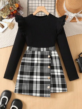 SHEIN طقم كاجوال مكون من تي شيرت بأكمام طويلة وياقة دائرية وتنورة قصيرة مربعة للمراهقات