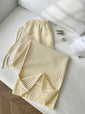 SHEIN PETITE 1 قطعة بنطال نسائي بخصر منخفض جدًا وسحاب مطاطي، قماش قطني مجعد بخطوط، لون أصفر، مناسب للذهاب إلى المدرسة والارتداء اليومي، تصميم كاجوال وأنيق