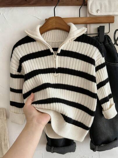 SHEIN كنزة صوفية كارديجان مخططة مزودة بياقة عالية وسحاب للأولاد الصغار، بلون بيج وأسود، متعددة الاستخدامات للمدرسة والمنزل والخروجات، مناسبة لعيد الميلاد والشكر والشتاء