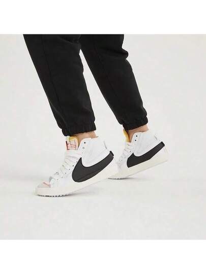 Nike حذاء رياضي رجالي من طراز Blazer '77 Jumbo متوسط الارتفاع غير قابل للانزلاق ومقاوم للتآكل