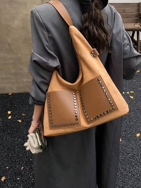 حقيبة كتف مطفأة للنساء بتصميم عتيق مزينة بالزخارف المعدنية، حقيبة تسوق أنيقة مناسبة للتنقل، موديل خريف/شتاء 2025