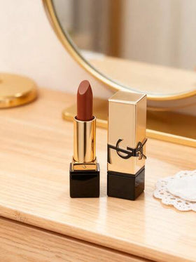 Yves Saint Laurent أحمر شفاه ساتان بوري كوتور بحجم السفر - درجات NM Nu Muse و RM Rouge Muse، 1.3 جرام / 0.04 أونصة