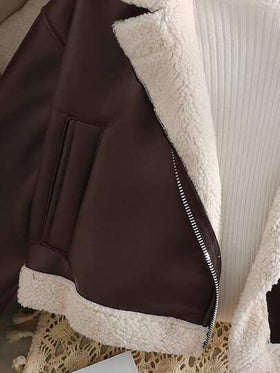 SHEIN معطف/جاكيت قصيرة أكمام طويلة من الفرو الصناعي مع طبقات مركبة من القماش الفليس المبطن بالبولي يوريثان، ذات طوق دراجة نارية وسحاب معدني، طراز شارع عصري للفتيات المراهقات، مناسب للخريف والشتاء