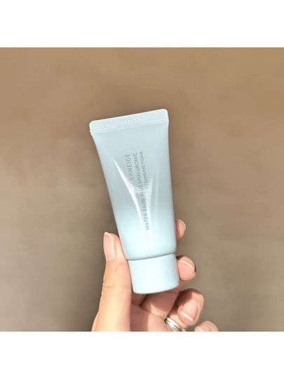 Laneige رغوة تنظيف الهيالورونيك الأزرق المصغر للسفر 30 جرام / 1.01 أونصة سائلة