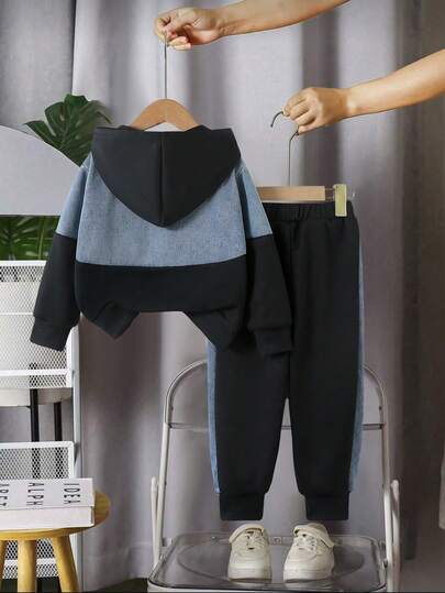 SHEIN Streecool Kids طقم بنطلون وجاكيت دنيم بنمط رجعي للأولاد من عمر 4-7 سنوات، جاكيت بسحاب وقلنسوة، بنطلون بخصر مطاطي، مجموعة من قطعتين، مناسب للخريف والشتاء