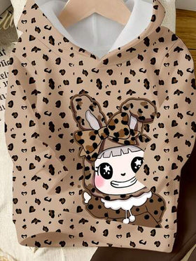 SHEIN Playful Pals مجموعة من قطعتين للفتيات الصغيرات، تتكون من هوديي وبنطلون رياضي، بتصميم عصري وجذاب مزين برسومات الفهد والأرنب، قطع ملابس مريحة ودافئة
