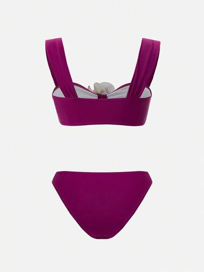 Swim Oasis مجموعة 3 قطع: ملابس علوية بكيني بزهرة لوتس ثلاثية الأبعاد باللون الأحمر التوت، وغطاء وتنورة