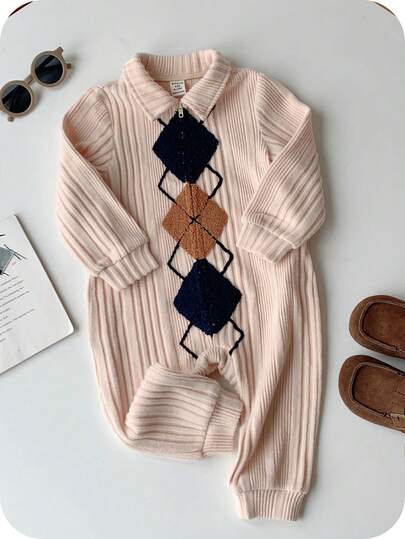 SHEIN طقم ملابس للرضيع ولد/بنت، رومبير رومبر طويلة الأكمام من قماش محبوك بنسيج مريح وبنمط متنوع، أنيقة وكاجوال للاستخدام اليومي، مناسبة للربيع والصيف والخريف والشتاء، للاستخدام الداخلي والخارجي، اليومي والرياضي والحفلات وتصوير الصور والمناسبات والكريسماس