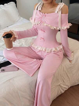 SHEIN ملابس علوية وبنطلون بيجاما مجموعة مثيرة، بأكتاف مكشوفة وكشكشة متباينة، ملابس شتوية