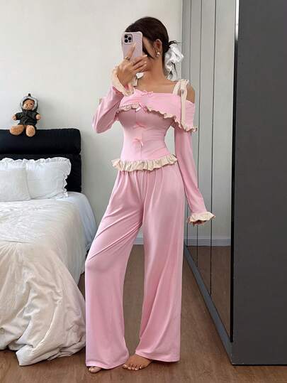 SHEIN ملابس علوية وبنطلون بيجاما مجموعة مثيرة، بأكتاف مكشوفة وكشكشة متباينة، ملابس شتوية