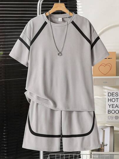 SHEIN Vacaura 2 قطعة/مجموعة ملابس لفصول الربيع / الصيف / الخريف، بنطلون قصير وقميص كاجوال رياضي بحزمة رمادية متقلمة، للمراهقين