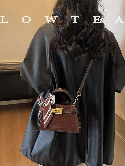 low tea حقيبة يد نسائية ذات ملمس الليتشي الصيفي الجديد، حقيبة كروس بحزام كتف قابل للتعديل، حقيبة مبسطة ذات لون أحادي مع ديكور معدني راقي، حقيبة كتف مناسبة للتنقل