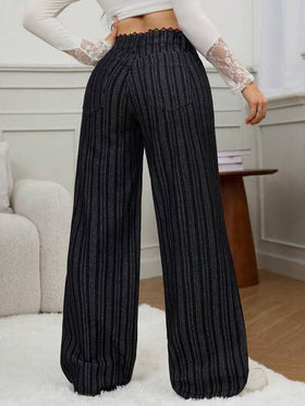 SHEIN Tall بنطلون جينز أسود ذو ساق واسعة مع تفاصيل الكشكشة والشريط الأنيق للخصر، موضة شتوية أنيقة للنساء