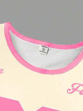 SHEIN Sparklyn طقم رياضي للبنات يتكون من بلوزة بياقة دائرية وأكمام قصيرة مطبوعة بألوان متباينة وقصيرة ضيقة، لون المشمش، ملابس الشارع الصيفية