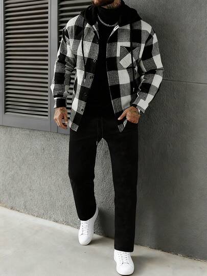 Manfinity CasualCool بدلة رياضية كاجوال للرجال مكونة من جاكيت ذات كم طويل مزودة بقلنسوة وبنطال، بتصميم مربعات بسيط وأنيق
