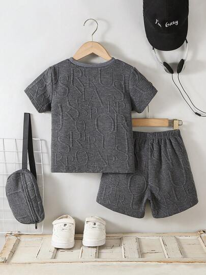 SHEIN Streecool Kids 3 قطع مجموعة للأطفال الصغار: تي شيرت قصيرة الأكمام كاجوال مطرزة بالحروف، شورت، وحقيبة، مناسبة للخروجات اليومية الكاجوال، للربيع/الصيف