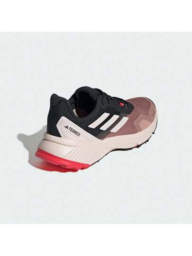 Adidas أحذية الجري في الهواء الطلق للنساء، أحذية رياضية مريحة IH3878، تصغر بمقاس واحد