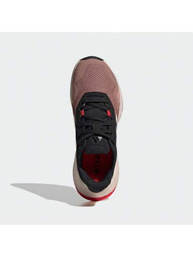 Adidas أحذية الجري في الهواء الطلق للنساء، أحذية رياضية مريحة IH3878، تصغر بمقاس واحد