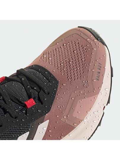 Adidas أحذية الجري في الهواء الطلق للنساء، أحذية رياضية مريحة IH3878، تصغر بمقاس واحد