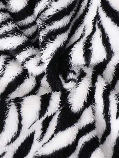 SHEIN جمبسوت رضع ذكور مبطنة حرارياً، جمبسوت سميكة مخملية ذات طباعة جميلة، بسيطة وعملية للاستخدام اليومي، مناسبة للارتداء في الداخل والخارج، للاستخدام اليومي والرياضة واللعب والأعياد والهالوين، خريف/شتاء