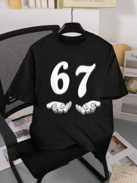 تي شيرت شيرت بأكمام قصيرة بطبعة رقم "67" للأولاد المراهقين، بتصميم بسيط وعصري، مناسب للخروجات، بلون أسود، ملابس علوية "ستة سبعة" مناسب للصيف وجميع المواسم