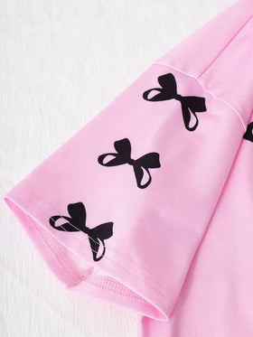 SHEIN ChillGRL ملابس علوية كم قصير ذات رقبة على شكل حرف V مع طباعة أرقام وبنطلون جينز طويل بتأثير الرسومات الجرافيتية، طقم صيفي كاجوال للمراهقات للمدرسة والجامعة