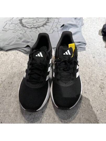 Adidas أحذية رياضية خارجية جديدة للرجال خفيفة الوزن قابلة للتنفس ومبطنة ومقاومة للتآكل ومضادة للانزلاق ونعل سميك للجري