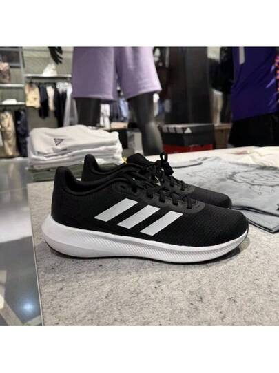 Adidas أحذية رياضية خارجية جديدة للرجال خفيفة الوزن قابلة للتنفس ومبطنة ومقاومة للتآكل ومضادة للانزلاق ونعل سميك للجري