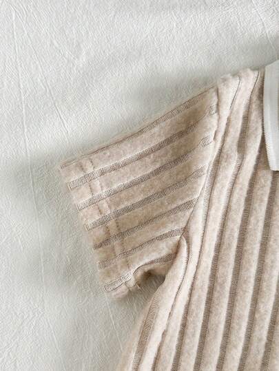SHEIN Vintaside Kids طقم ملابس أطفال صبيان كاجوال بقميص كم قصير ياقة مع بنطلون جينز مغسول عصري، مناسب للارتداء اليومي، رحلات العائلة، الطعام أو التسوق