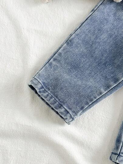 SHEIN Vintaside Kids طقم ملابس أطفال صبيان كاجوال بقميص كم قصير ياقة مع بنطلون جينز مغسول عصري، مناسب للارتداء اليومي، رحلات العائلة، الطعام أو التسوق