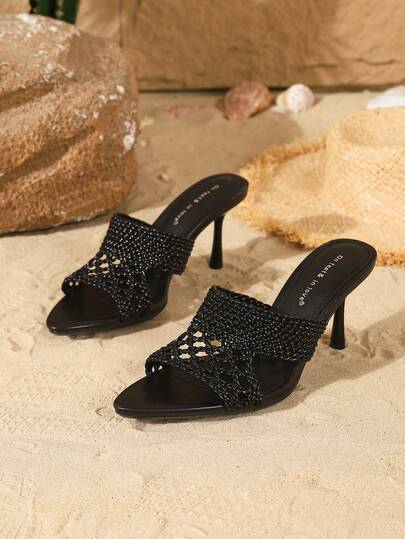 On feet& in love صنادل نسائية أنيقة ذات كعب عالي مصنوعة من نسيج مفرغ بتصميم أصبع القدم المدبب، مناسبة للارتداء مع الفساتين