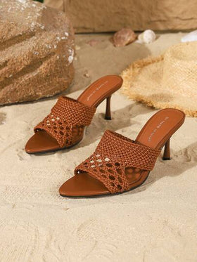 On feet& in love صنادل نسائية أنيقة ذات كعب عالي مدبب الأصبع مفرغة، مناسبة للارتداء مع الفساتين