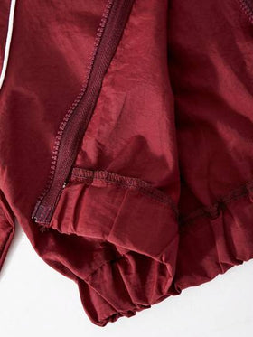 SHEIN 3 قطع/مجموعة ملابس رياضية عادية للفتيات المراهقات، تشمل هودي مع سحاب ملابس علوية القصير، بنطلون رياضي فضفاض، وسترة خزامى بيضاء. تتميز بتصميم حواف متباينة على الأكمام وجوانب البنطلون، ملابس رياضية أنيقة للخريف