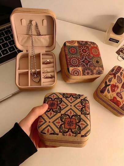 1 صندوق مجوهرات مطبوع بطراز قديم صغير لحفظ الأقراط والخواتم والقلائد، صندوق تخزين للسفر، اكسسوارات المجوهرات للعودة إلى المدرسة