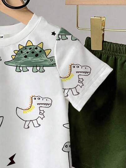 SHEIN Playful Pals مجموعة قميص وشورت مطبوع بطبعة ديناصور لطيفة للأطفال الرضع والأولاد من 0-3 سنوات، قطعتان، ملائم للربيع/الصيف، كاجوال، خارجي، أساسي، رياضي، عصري وبسيط